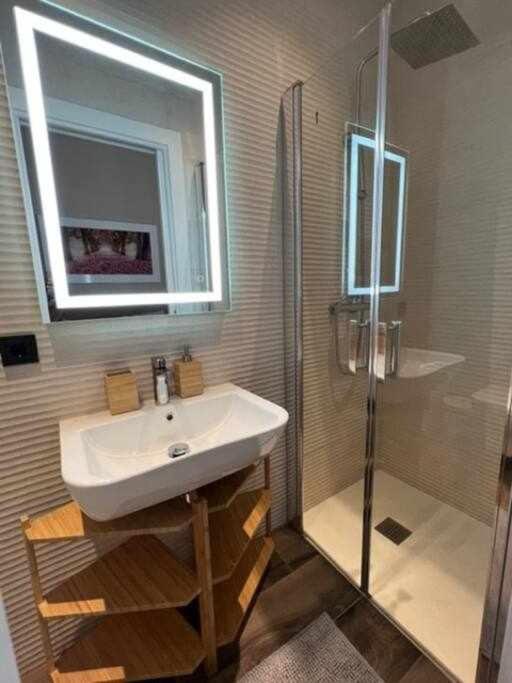 Deluxe Twobedroom Apartment Seville Downtown Luaran gambar
